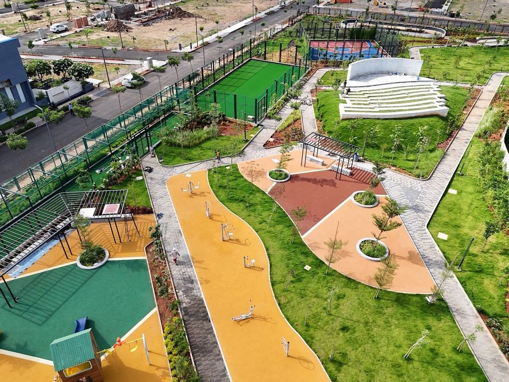 Hardscape — paved courts