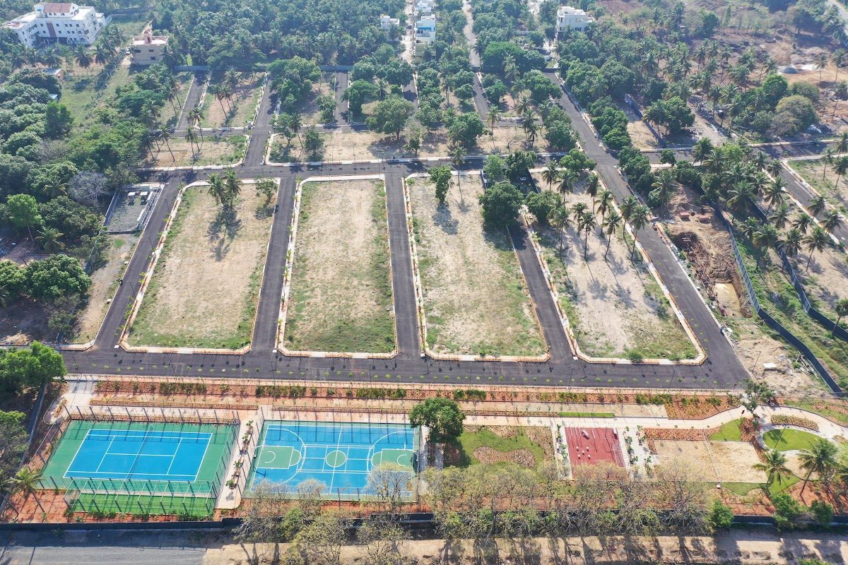Courts & Garden Layout